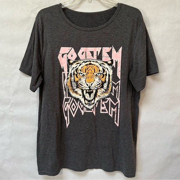 Graphic Tiger T-Shirt in Charcoal Gray - Picture 1 of 6